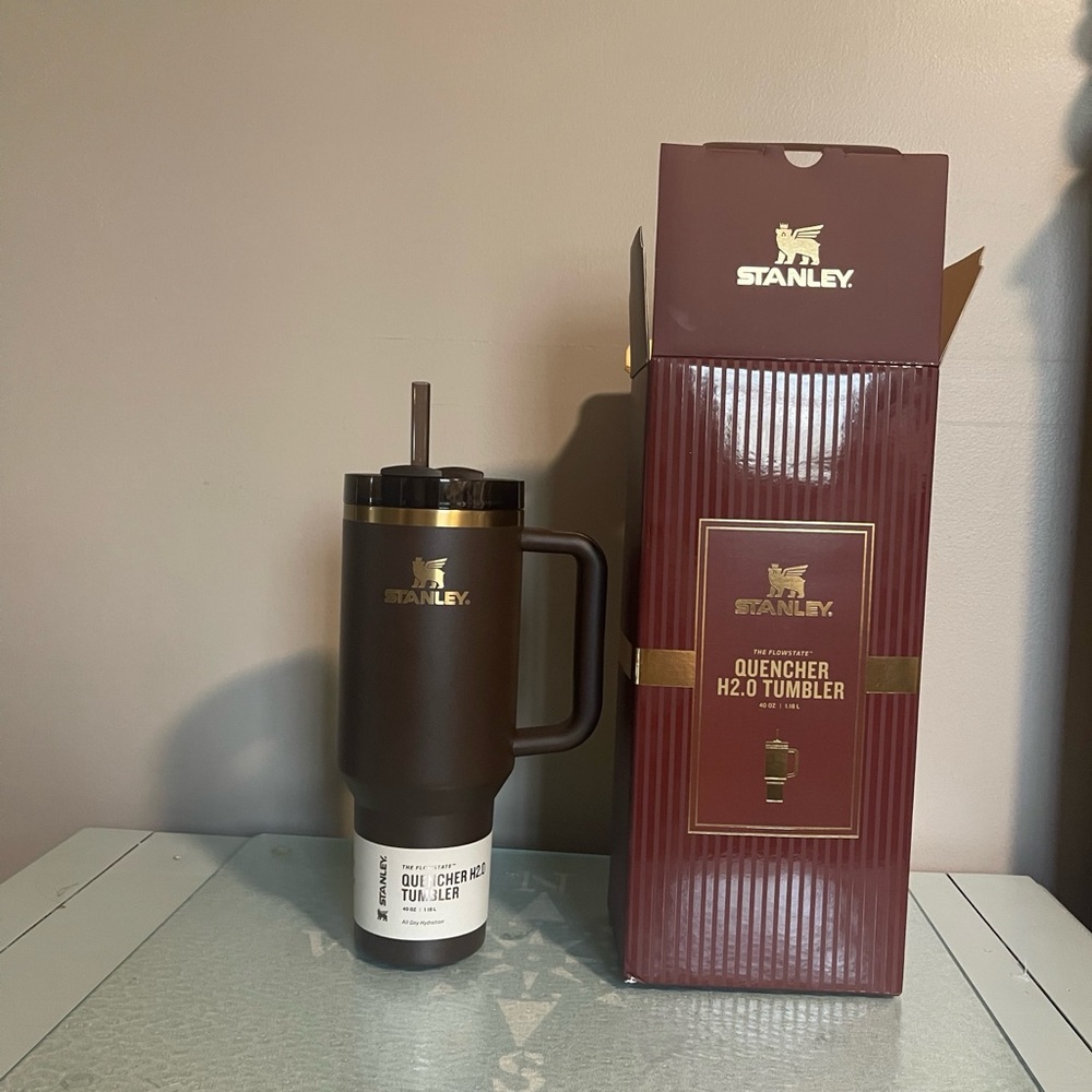 Stanley  Chocolate Gold Flowstate Quencher H2.0 Tumbler 40 oz Limited Edition